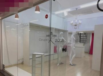 Comercial · 30m² · Oportunidade - Loja Comercial - Centro - 30,18m².