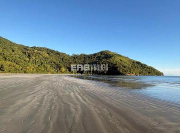 Casa · 980m² · 3 Quartos · 2 Vagas · Casa na praia do Estaleiro com vista parcial para o mar