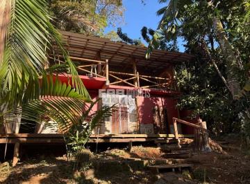 Casa · 980m² · 3 Quartos · 2 Vagas · Casa na praia do Estaleiro com vista parcial para o mar