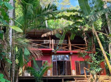 Casa · 980m² · 3 Quartos · 2 Vagas · Casa na praia do Estaleiro com vista parcial para o mar