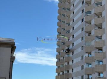 Foto 01 · Venda de apartamento mobiliado em excelente localização na Praia do Boqueirão em Santos / SP