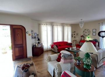 Casa · 300m² · 4 Quartos · 2 Vagas · EXCELENTE CASA MOBILIADA NO JARDIM NOVO HORIZONTE