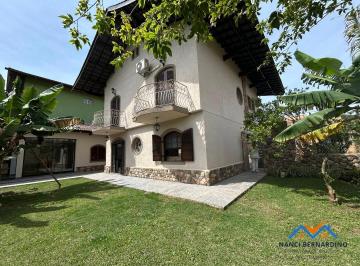 Casa · 206m² · 4 Quartos · 7 Vagas · Faça seu test drive! Imóvel para locação no Condomínio Arujazinho 4 !