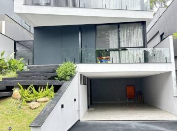 Casa · 375m² · 4 Quartos · 6 Vagas · Casa Nova e Mobiliada em Condomínio Fechado de Arujá