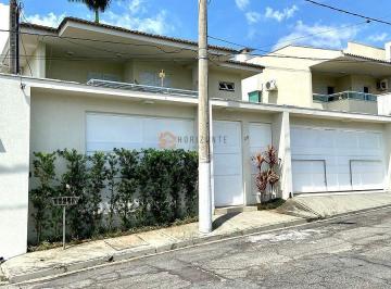 Casa · 348m² · 4 Quartos · 2 Vagas · Excelente sobrado à venda na Vila Oliveira