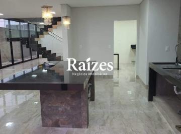Casa · 315m² · 4 Quartos · 2 Vagas · Casa Sobrado em condomínio fechado com 4 quartos sendo 2 suítes e 2 semi suítes 