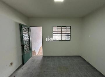 Casa · 200m² · 3 Quartos · 2 Vagas · Casa com 3 quartos sendo 1 suíte disponível para locação no Bairro Custódio Pereira em Uberlândia -