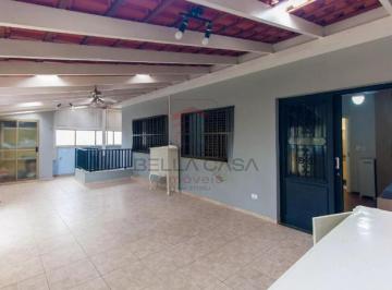 Casa · 130m² · 3 Quartos · 4 Vagas · Casa à venda com 130m², 3 quartos e 4 vagas