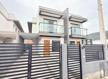 Casa · 135m² · 3 Quartos · 1 Vaga · Sobrado à venda no bairro Forquilhas - São José/SC