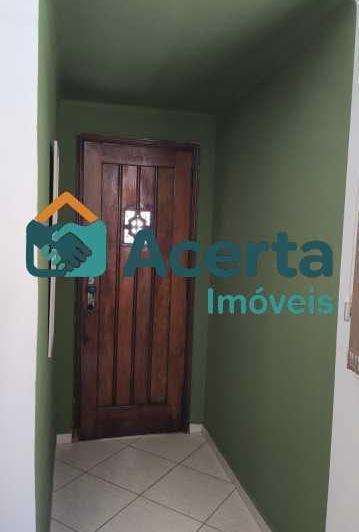 Foto do imóvel - Encante-se por este charmoso apartamento localizado em um condomínio de padrão simples
