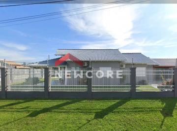 Casa · 200m² · 4 Quartos · 2 Vagas · Casa em  Avenida Garibaldi - Centro - Imbé/RS
