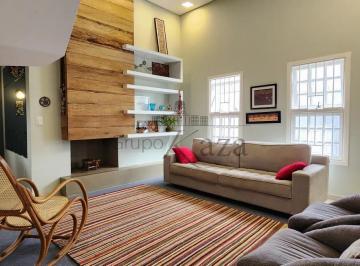 Casa · 250m² · 5 Quartos · 3 Vagas · Oportunidade - Casa Sobrado - Jardim das Indústrias - 5 Dormitórios - 181m².