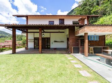 Casa · 203m² · 3 Quartos · 3 Vagas · Casa com 3 quartos em condomínio na Granja Guarani, Teresópolis.