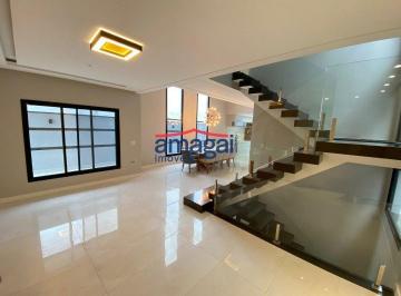 Casa · 291m² · 3 Quartos · 4 Vagas · Casa para Alugar  3 quartos - Condomínio Fogaça - Jacareí