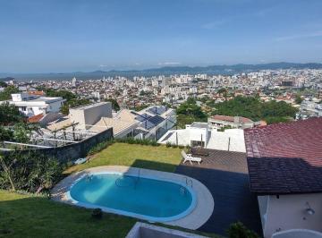 Casa · 250m² · 5 Quartos · 2 Vagas · Casa Alto Padrão condomínio Bosque das Mansões