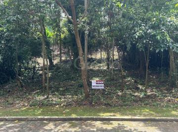01 · Terreno de 400m² em condomínio no Rio Tavares