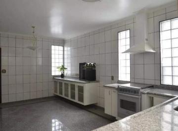 Casa · 230m² · 3 Quartos · 3 Vagas · Sobrado à venda na Vila Helena com 3 dormitórios, suíte, quintal e 3 vagas