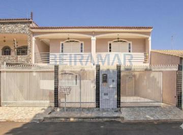 Casa · 350m² · 5 Quartos · 6 Vagas · Casa de 5 Quartos, 4 Suítes e 6 Vagas de Garagem à venda - Guará II