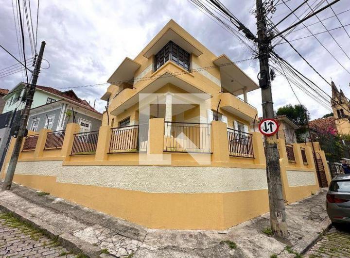 Foto do imóvel - Alugar casa com 4 quartos, 1 suíte, varanda e closet