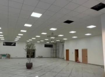 Comercial · 305m² · 7 Vagas · Oportunidade - Salão Comercial - Loteamento Floresta - 610m².
