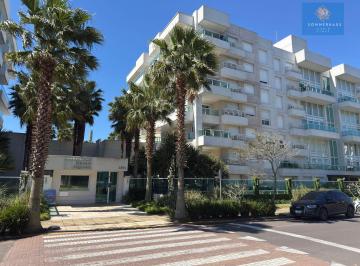 Apartamento · 138m² · 3 Quartos · 3 Vagas · Apartamento na avenida Central de Atlântida