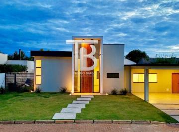 Casa de 3 quartos, Brasília · Jardim Botânico - Estacia Quintas da Alvorada - Cond 24h - 3 suítes - Área gourmet - Piscina
