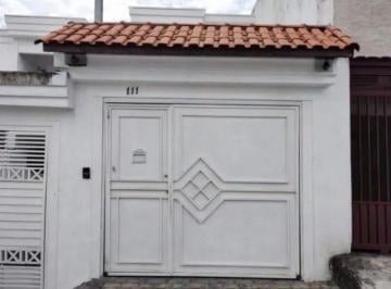 Casa · 210m² · 3 Quartos · 2 Vagas · VENDO CASA EM FRENTE DA ESTAÇÃO DE METRO