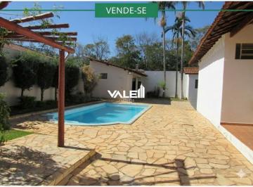 Casa · 185m² · 3 Quartos · 6 Vagas · Casa FRANCA - SP