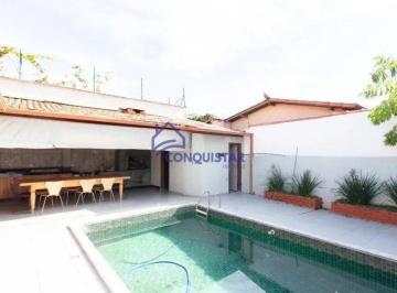 Casa · 200m² · 3 Quartos · 3 Vagas · Maravilhosa casa em lote de 360m² com área de lazer e piscina no Bairro Santa Mônica!!