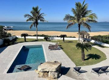 Casa · 915m² · 7 Quartos · 6 Vagas · Casa na Praia do Estaleirinho - Pé na Areia - Piscina