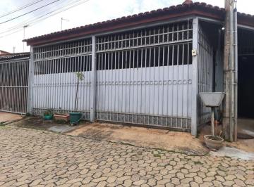 Casa de 2 quartos, Guará · Guará I QI 14 casa de esquina 2 quartos 4 vagas
