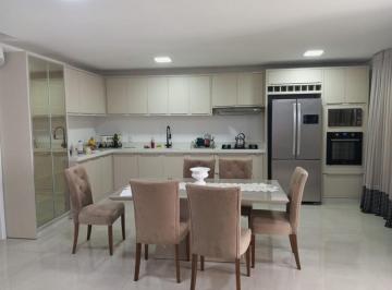 Casa de 3 quartos, Itapema · Casa Alto Padrão à Venda em Meia Praia – 3 Suítes | Itapema/SC- EXCELENTE LOCALIZAÇÃO