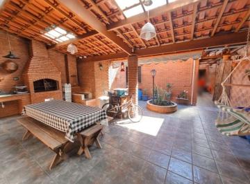 Casa de 3 quartos, São Paulo · Casa com 3 quartos ( 1 suíte ) e 3 vagas no Conjunto Residencial Butantã. FL64