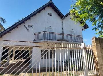 Casa · 236m² · 4 Quartos · 2 Vagas · Sobrado com 4 quartos e amplo quintal, próximo ao Comper - Coxipó