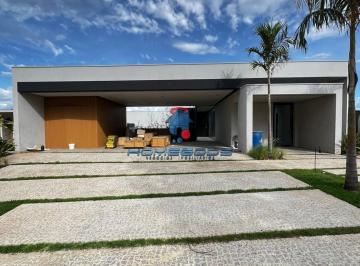 Casa · 665m² · 5 Quartos · 4 Vagas · Casa à venda no condomínio Pedra Alta em Campinas, com 5 suítes e uma incrível vista para mata perma