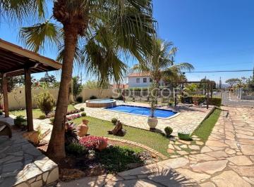 Casa · 334m² · 4 Quartos · 2 Vagas · 4 Quartos (2 Suítes) | Closet | Escritório | Lazer Completo c/ Piscina e Jacuzzi | Terreno 1.000m² |