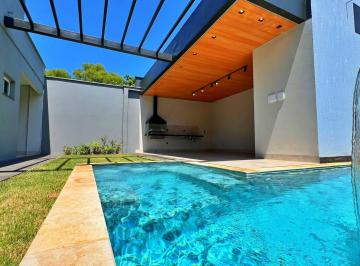 Casa · 248m² · 4 Quartos · 6 Vagas · Casa 4 Suítes, 248 m² c/ Lazer à Venda na 309 Sul