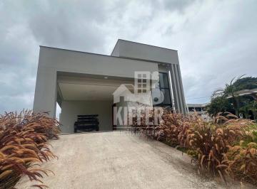 CASA COM 3 QUARTOS · CASA DE 3 QUARTOS EM CONDOMINIO