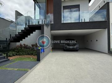 Casa · 220m² · 3 Quartos · 6 Vagas · Condomínio Aruã Brisas - Casa a Venda no Condomínio Aruã Brisas