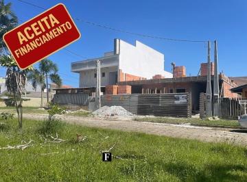 Casa · 152m² · 3 Quartos · 2 Vagas · Sobrados próximos ao mar em Shangri-lá