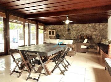 cbf30f760b21595670ca4ad1832b587645ff9bbc · Casa com 4 dormitórios, 208 m² - venda por R$ 1.350.000,00 ou aluguel por R$ 9.111,00/mês - Balneári