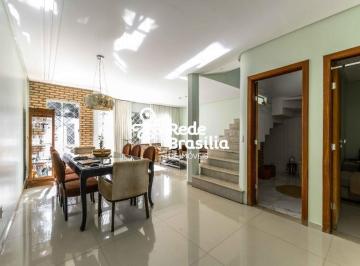 Casa · 256m² · 4 Quartos · 2 Vagas · SHIGS 704 - Casa com 4 quartos - 2 suítes - 2 vagas - aceita financiamento - estuda permutar - Asa S