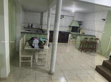 202601080952455068.jpg · Casa com boa localização e 3 quartos à venda em São Sebastião!