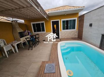 Foto 01 · Casa à venda em Araruama-RJ, bairro Outeiro: 2 quartos, 1 sala, 1 banheiro, 77m² de área!