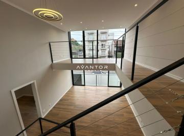 Casa · 330m² · 4 Quartos · 4 Vagas · Casa de 4 dormitórios, sendo 2 suítes no bairro Nossa Senhora Medianeira em Sant