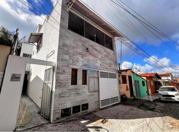 Casa · 175m² · 4 Quartos · 1 Vaga · Casa de 175 m² com Escritura Pública na Vila de Ponta Negra.