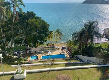 Imagem do Imóvel · Duplex frente ao mar com vista de tirar o fôlego! Pé na areia na Praia Brava - Martim de Sá