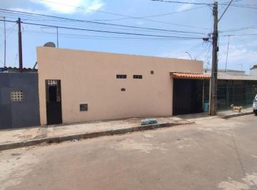Casa de 5 quartos, São Sebastião · 2 Casas mais 1 Kit no bairro Centro