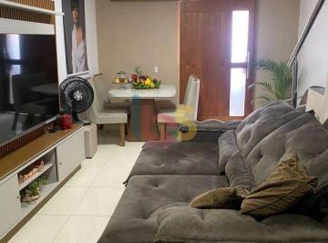 Casa · 250m² · 2 Quartos · VENDO CASA NO CENTRO