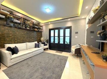 imoveis-na-vila-mariana-casa-reformada · Casa nova na Vila Mariana com piscina e churrasqueira